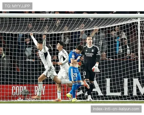 皇马后场回传失误直接导致补时阶段被绝杀丢分